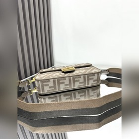 FENDI Лимитированная серия ярких вышит