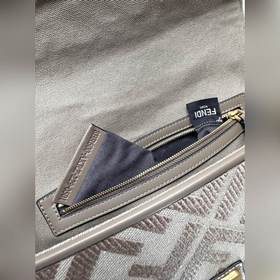 FENDI Лимитированная серия ярких вышит