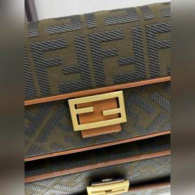 FENDI Лимитированная серия ярких вышит