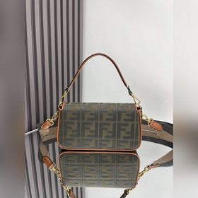 FENDI Лимитированная серия ярких вышит