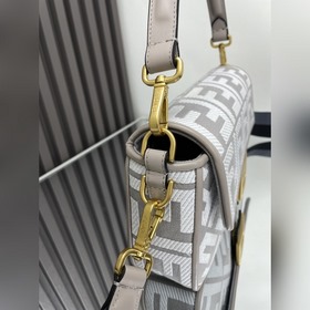 FENDI Лимитированная серия ярких вышит