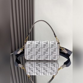 FENDI Лимитированная серия ярких вышит