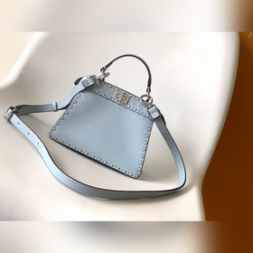 Светло-голубой Fendi Iconic Peekaboo