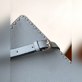 Светло-голубой Fendi Iconic Peekaboo