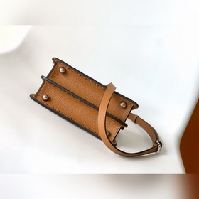 Коричневый Fendi Iconic Peekaboo ISe