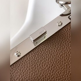 Глубокий кофе Fendi Iconic Peekaboo 