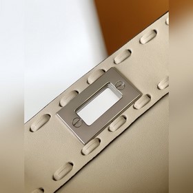 Белый Fendi Iconic Peekaboo ISeeU Mi