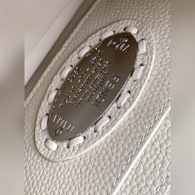 Белый Fendi Iconic Peekaboo ISeeU Mi