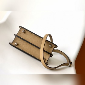 Абрикос Fendi Iconic Peekaboo ISeeU 
