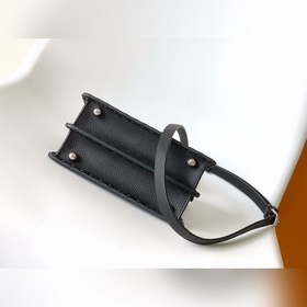 Черный Fendi Iconic Peekaboo ISeeU M