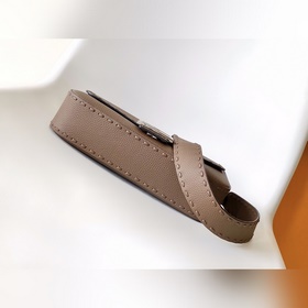 Fendi BAGUETTE Классическая сумка сред