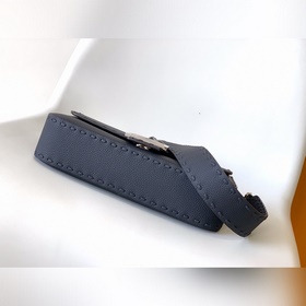 Fendi BAGUETTE Классическая сумка сред
