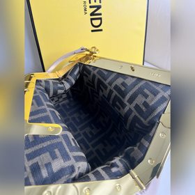 Светло-розовый Сумка Fendi First Min