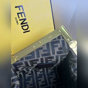 Светло-розовый Сумка Fendi First Min