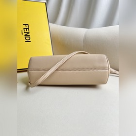 Светло-розовый Сумка Fendi First Min