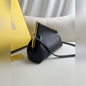 Черный Fendi First Small Handbag Р