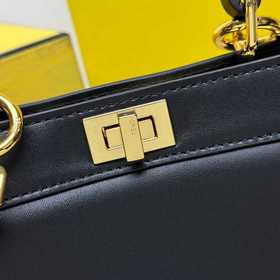 Черная Petite Fendi Peekaboo ISeeU P