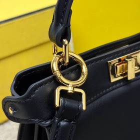 Черная Petite Fendi Peekaboo ISeeU P