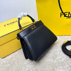 Черная Petite Fendi Peekaboo ISeeU P