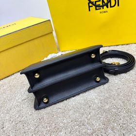 Черная Petite Fendi Peekaboo ISeeU P