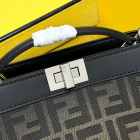 Культовая сумка Peekaboo ISeeU XCross,
