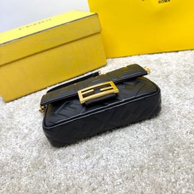 Название： FENDI (BAGUETTE) Качество：