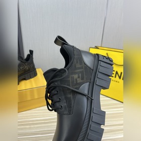 Официальный сайт FENDI Мужские кожаные