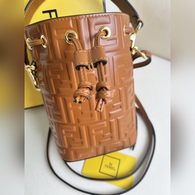 Коричневый тисненый Mon Tresor Све