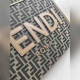 Старый цветок  Средняя сумка Fendi S