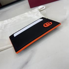 Коллекция GG Marmont привлекает яркими