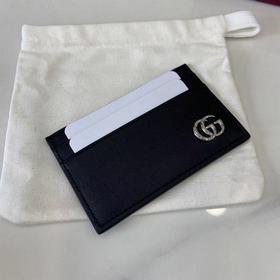 Коллекция GG Marmont привлекает яркими