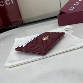 Этот кожаный кошелек GG Marmont изгото