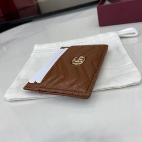 Этот кожаный кошелек GG Marmont изгото