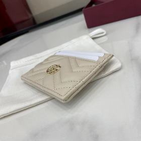 Этот кожаный кошелек GG Marmont изгото