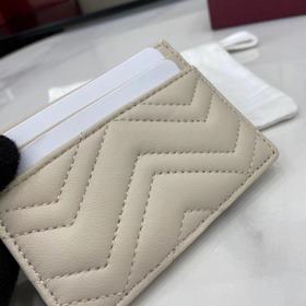 Этот кожаный кошелек GG Marmont изгото