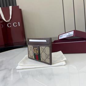 Коллекция Ophidia мастерски сочетает в