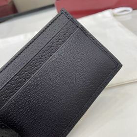 Коллекция Ophidia отличается инновацио