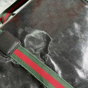 В комплекте с оригинальной зеленой под