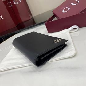 Коллекция GG Marmont привлекает яркими