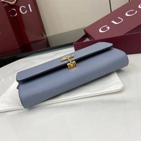 Эта сумка через плечо Gucci Softbit ма