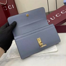 Эта сумка через плечо Gucci Softbit ма