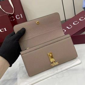 Эта сумка через плечо Gucci Softbit ма