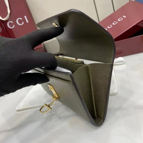 Эта сумка через плечо Gucci Softbit ма