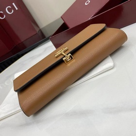 Эта сумка через плечо Gucci Softbit ма