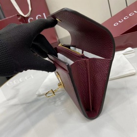 Эта сумка через плечо Gucci Softbit ма