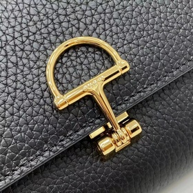 Эта сумка через плечо Gucci Softbit ма