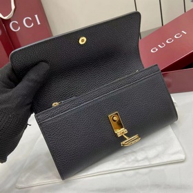 Эта сумка через плечо Gucci Softbit ма