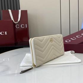 Этот кошелек GG Marmont с цепочкой изг