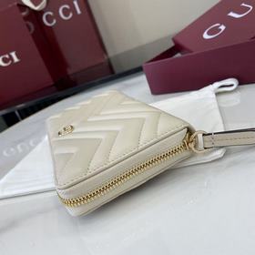 Этот кошелек GG Marmont с цепочкой изг