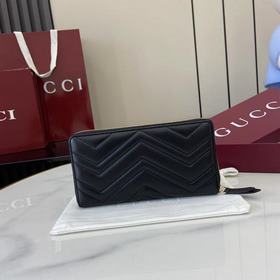 Этот кошелек GG Marmont с цепочкой-рем